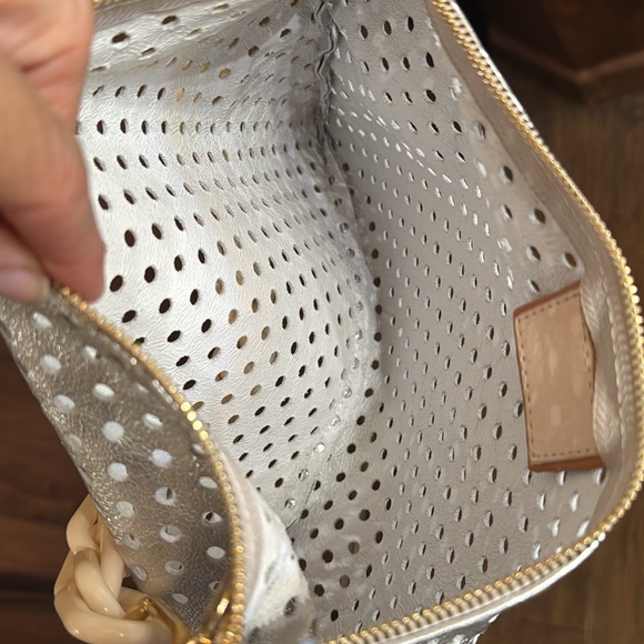 CLARE V. flat clutch with tabs in silver. Sold out on Clare V. Site. - Picture 10 of 14